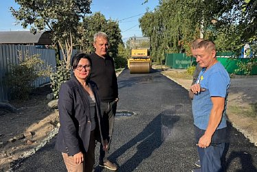 В Оренбурге асфальтируют дорогу на улице Маячной